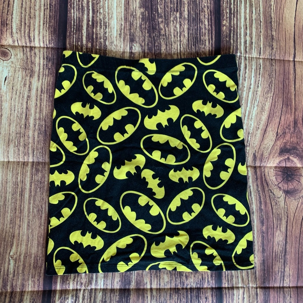 Batman Women's Juniors Elastic Waist Batman Logo All Over Pull On Mini Skirt L